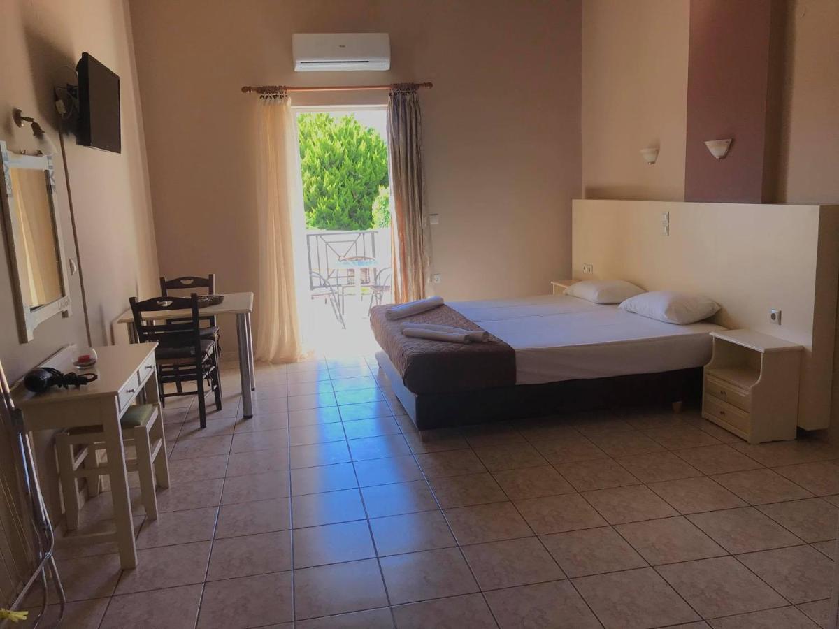 Kydoni Apartments And Studios Agia Marina Екстериор снимка