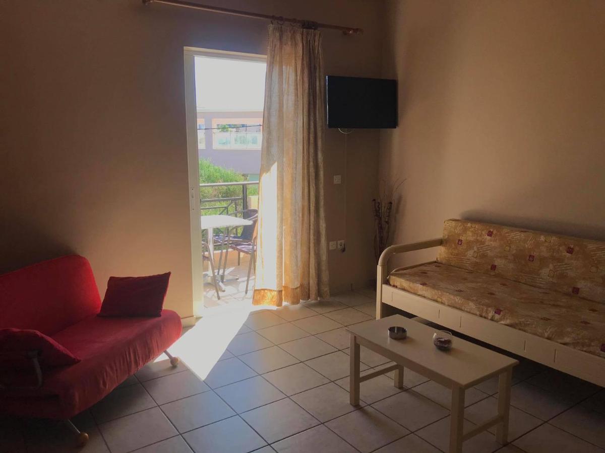 Kydoni Apartments And Studios Agia Marina Екстериор снимка
