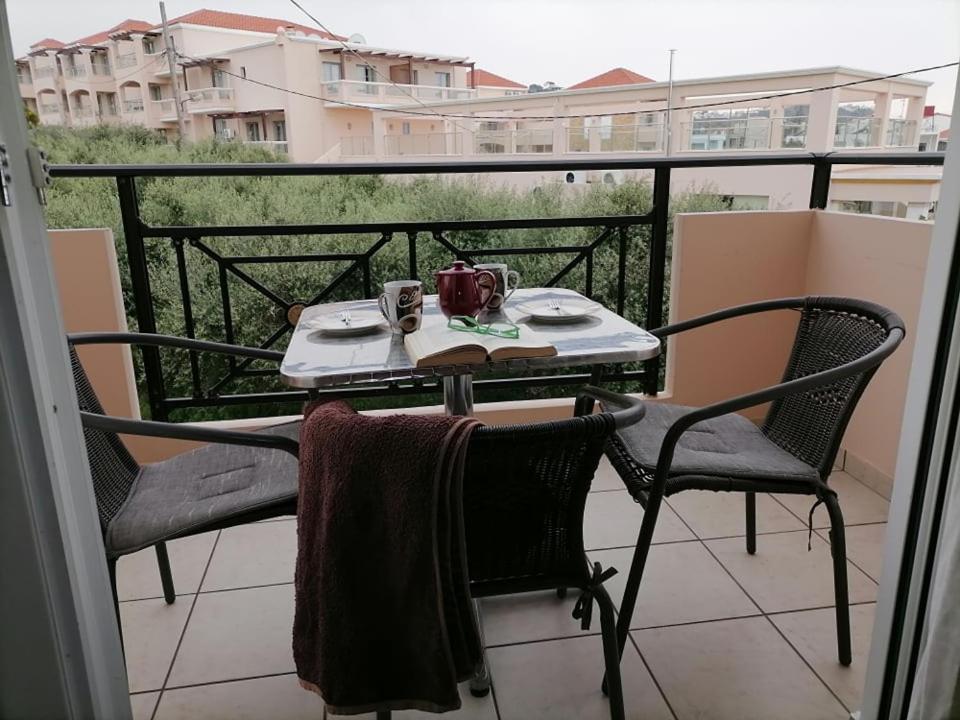 Kydoni Apartments And Studios Agia Marina Екстериор снимка